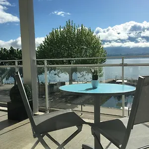 Pieds Dans L'eau Au Du Bourget , Le Bourget-du-Lac France